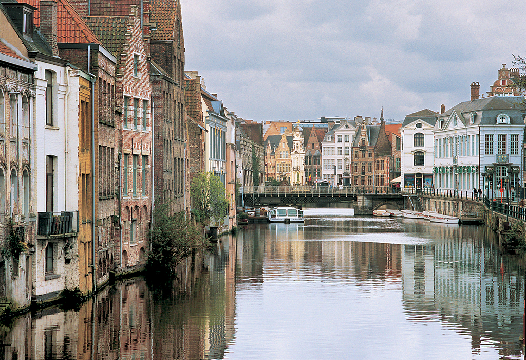 GHENT, Butcher's bridge and houses along the Leie