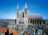 Kathedraal van DOORNIK vanuit het Belfort