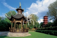 BRUSSELS, Chinese Pavilion&#039;s kiosk and Japanese tower