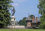 BRUXELLES, fontaine de Neptune et Pavillon chinois